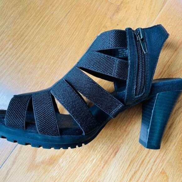 Black heels Sandal - Picture 3 of 3